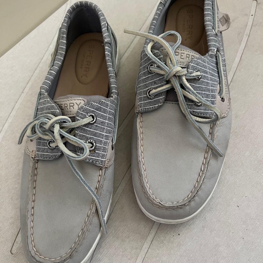 New Sperry Women’s Light Blue/Gray Stripped Boat Shoes